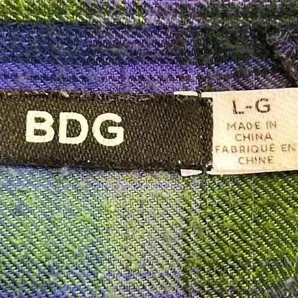 BDG Women’s Oversized Shirt Sz Large Blue/Green Plaid Rayon/Polyester - Picture 2 of 8